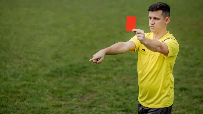 Kèo thẻ phạt là một trong những loại kèo phụ trong bóng đá